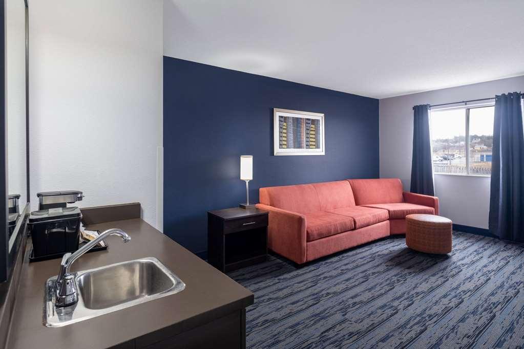 Travelodge Suites By Wyndham Saint-Jean Chambre photo